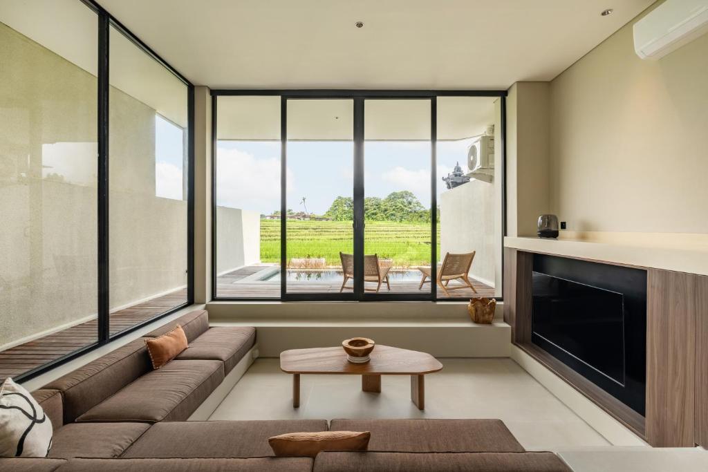 Villa Mesra Stunning Paddy Fields Views - Canggu Berawa - Tap to explore photos
