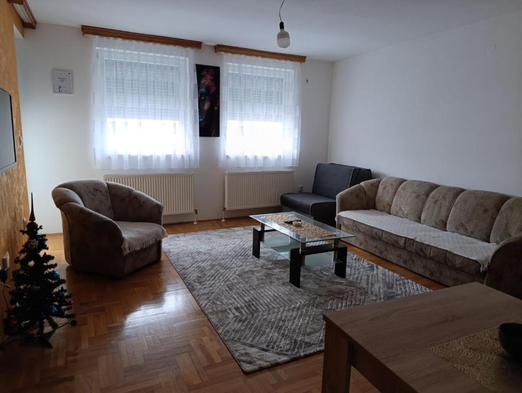 Apartman kod parka photo 1