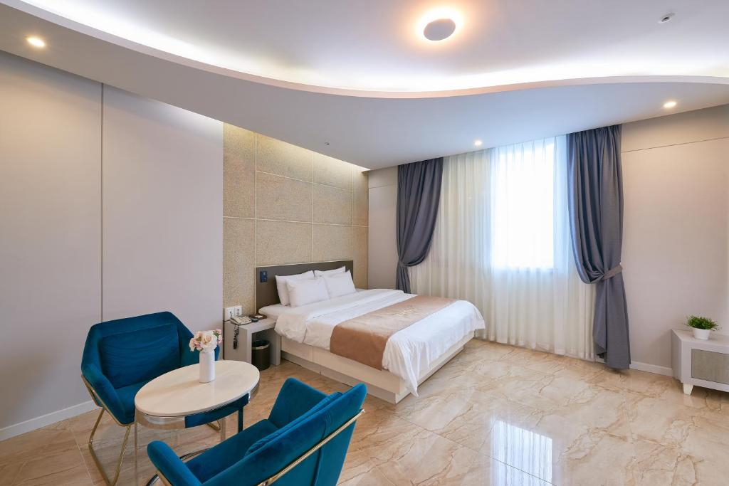 Dubai Hotel Gwangju Room Type - Deluxe Double Room