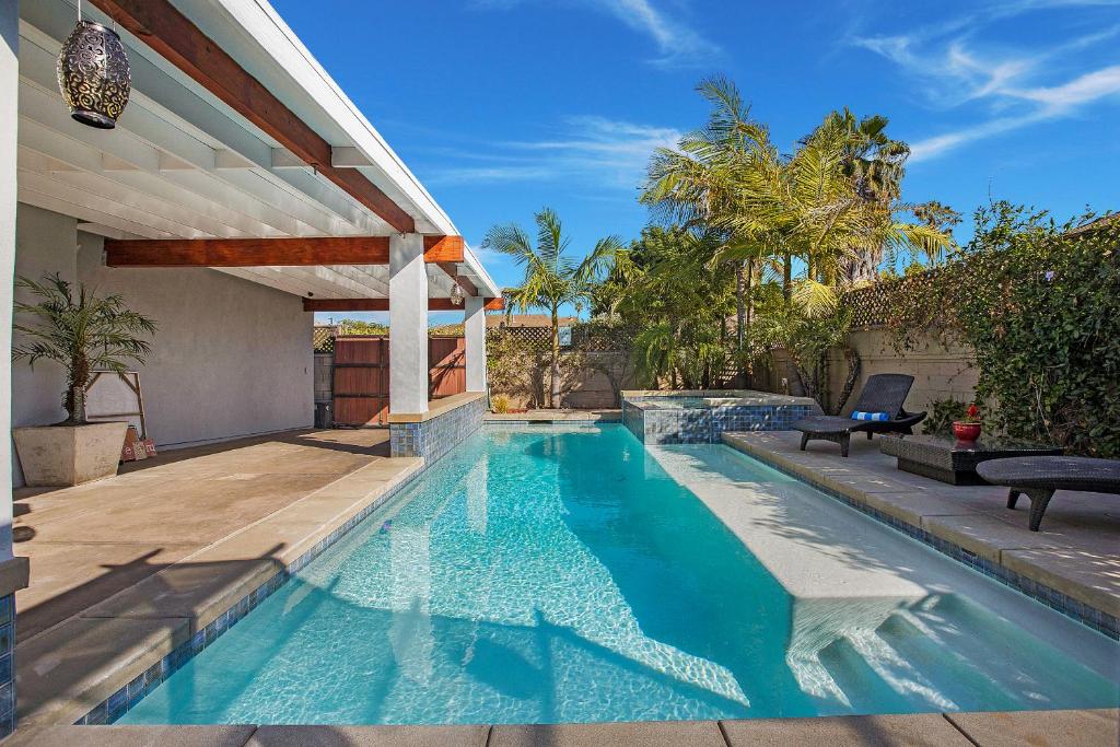Oasis with pool and music studio by BENVENU image