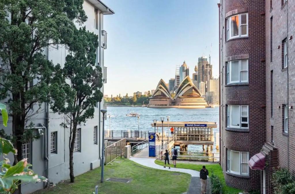 Best Harbour Views & location in Sydney photo 3