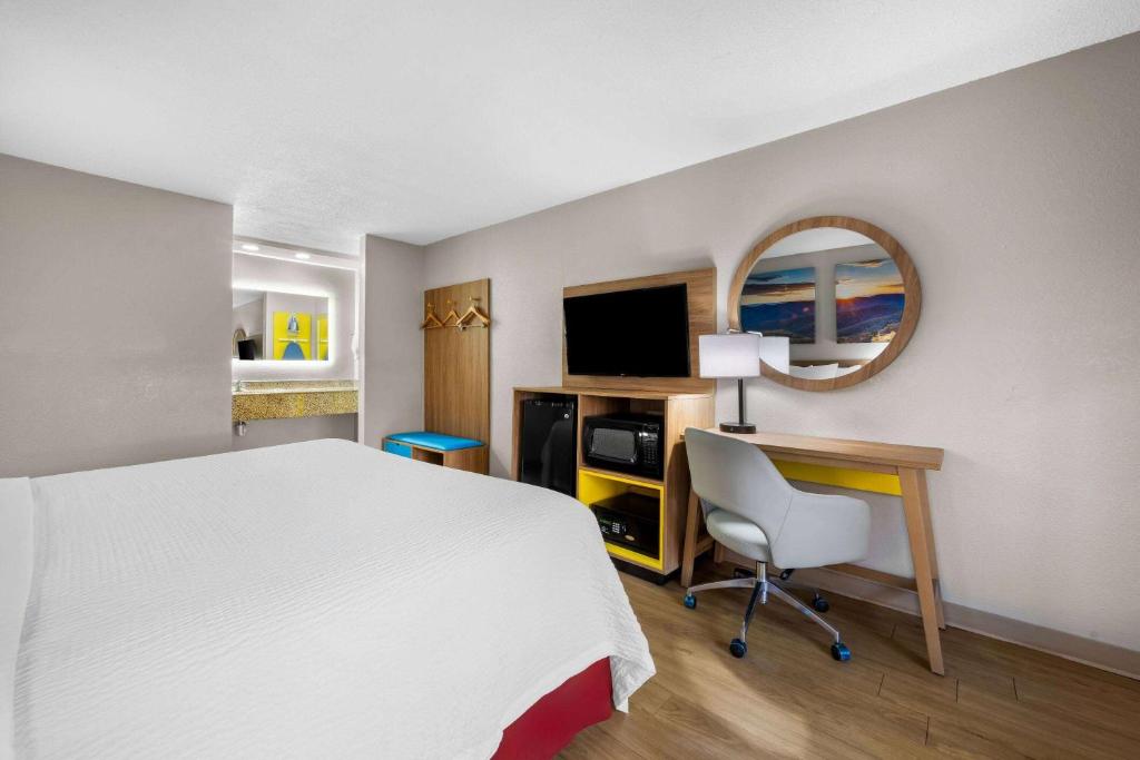 Days Inn by Wyndham Raleigh Midtown image