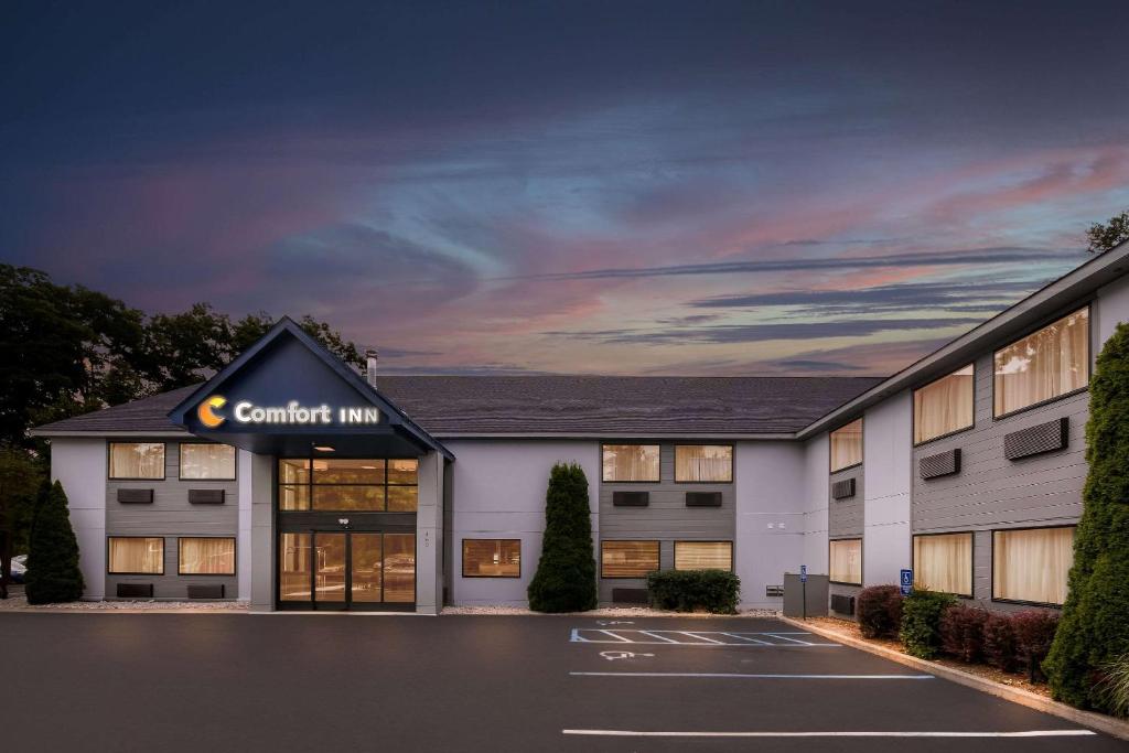 Comfort Inn Traverse City image