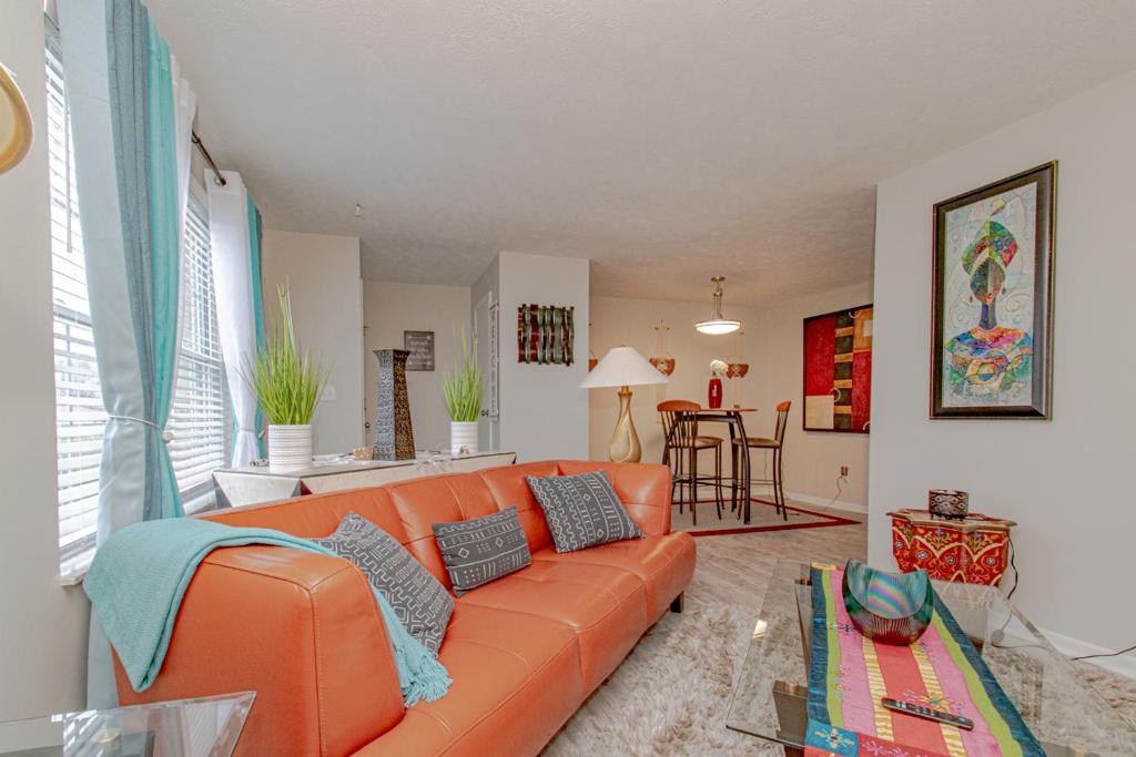 Lovely Eclectic Duplex - Peaceful Neighborhood image