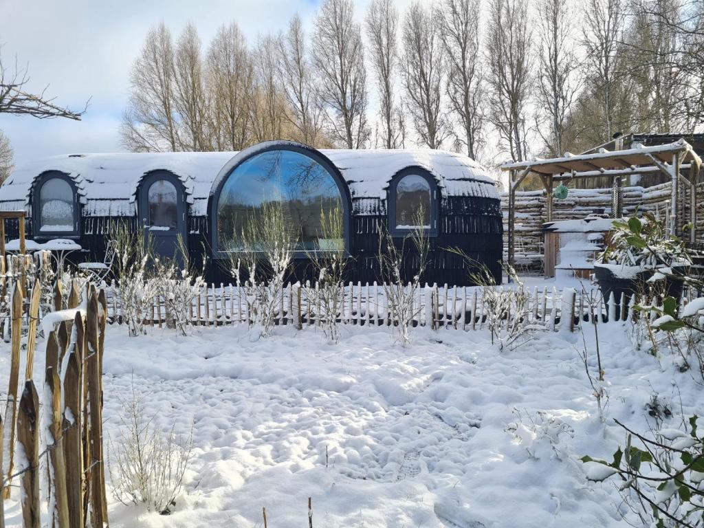 La CABANE LUXUEUSE AVEC JACUZY photo 4