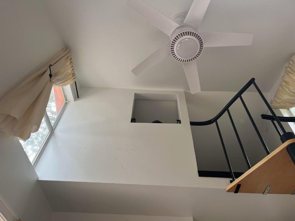 Minimalist 1-Bedroom Unit in Lafayette image