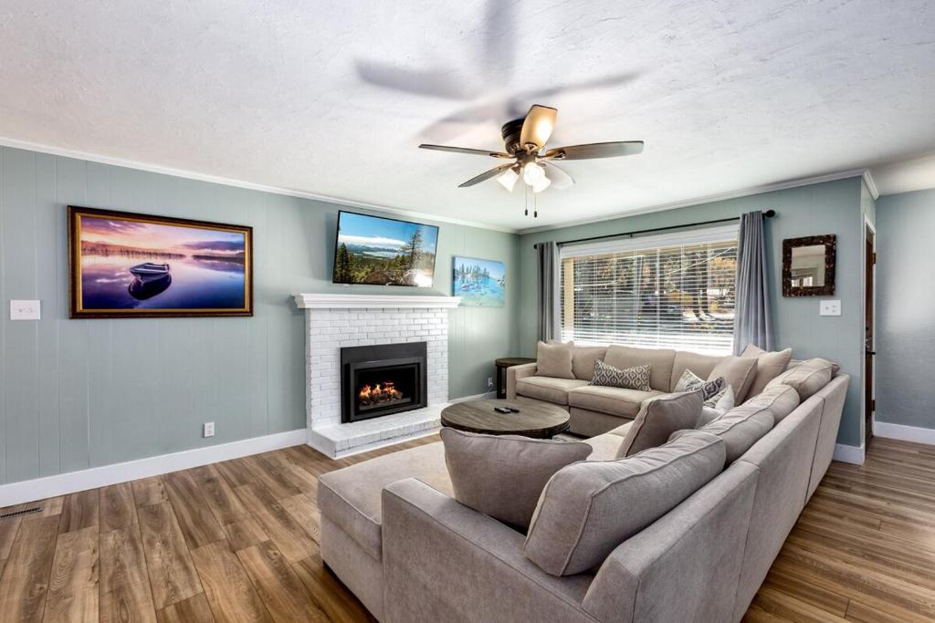 Renovated Home Near Heavenly - 2 Master Suites! image