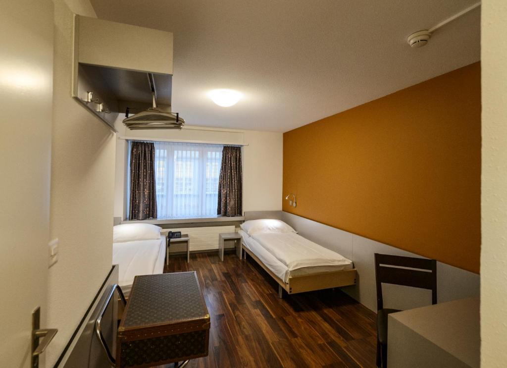 Двухместный (Двухместный номер с 2 отдельными кроватями), Alexander Guesthouse