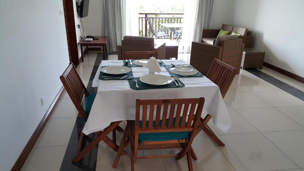 Апартаменты (Апартаменты с 2 спальнями, балконом и видом на море), Bambous River Lodge