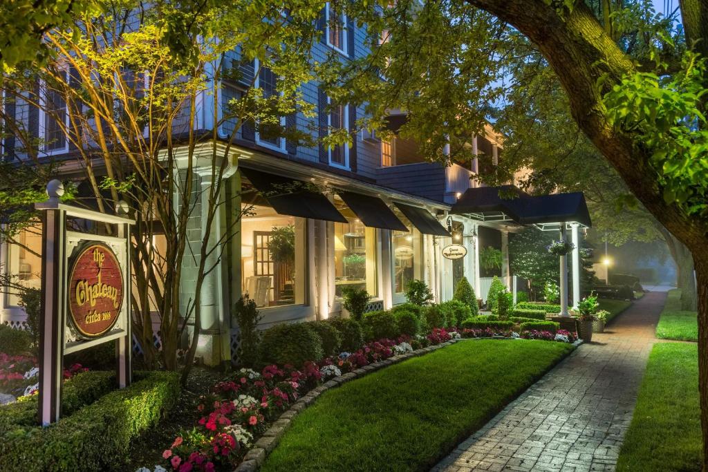 Chateau Inn and Suites image