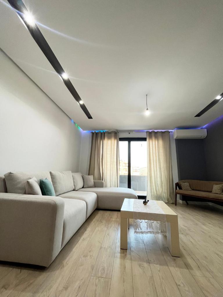 B2 Apartment 3 photo 2
