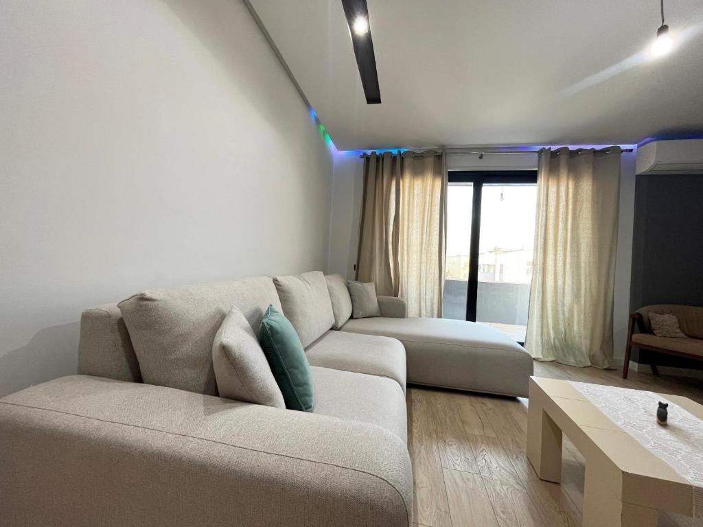 B2 Apartment 3 photo 4