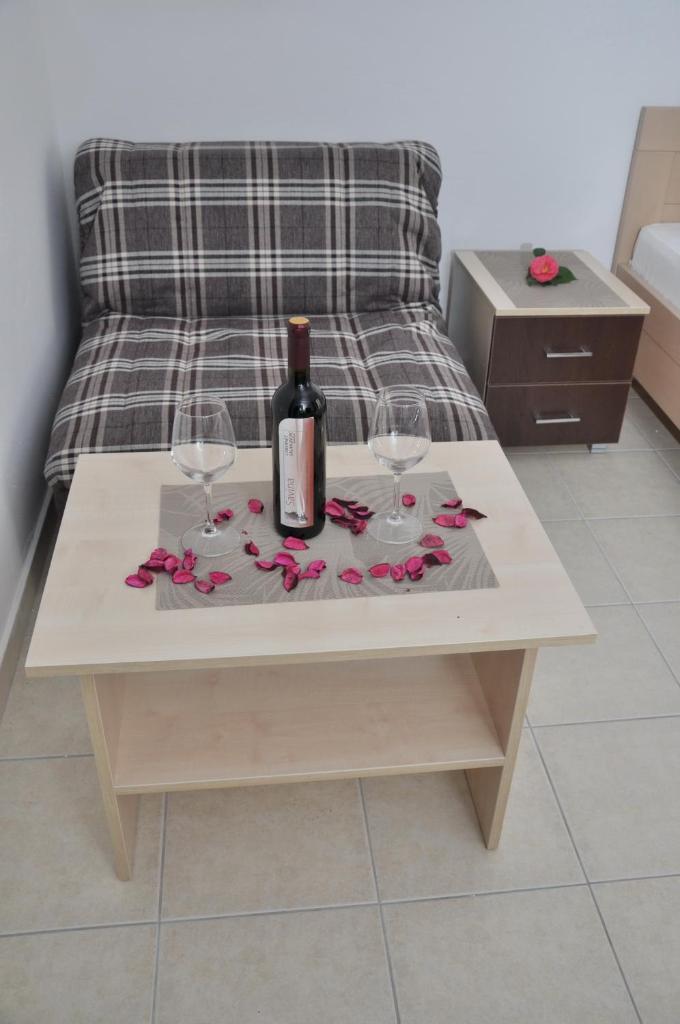 Трехместный (Трехместный номер с балконом и видом на море), Guest House Savina