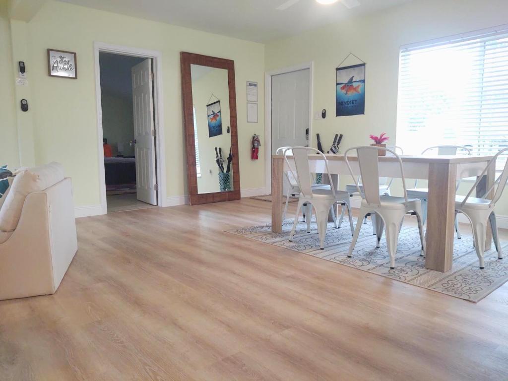 Family, Couples Retreat near Airport, Cruise Port & Beaches image