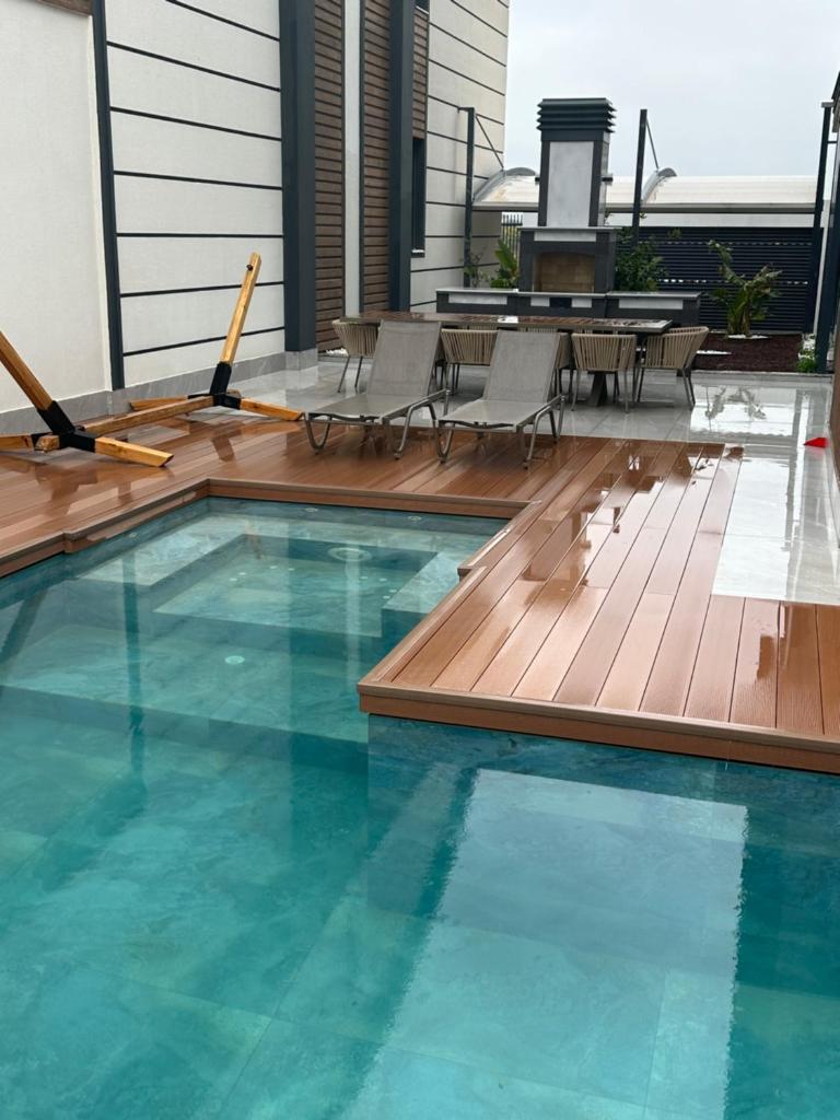 6-Bedroom Villa with Sauna & Pool - Tap to explore photos