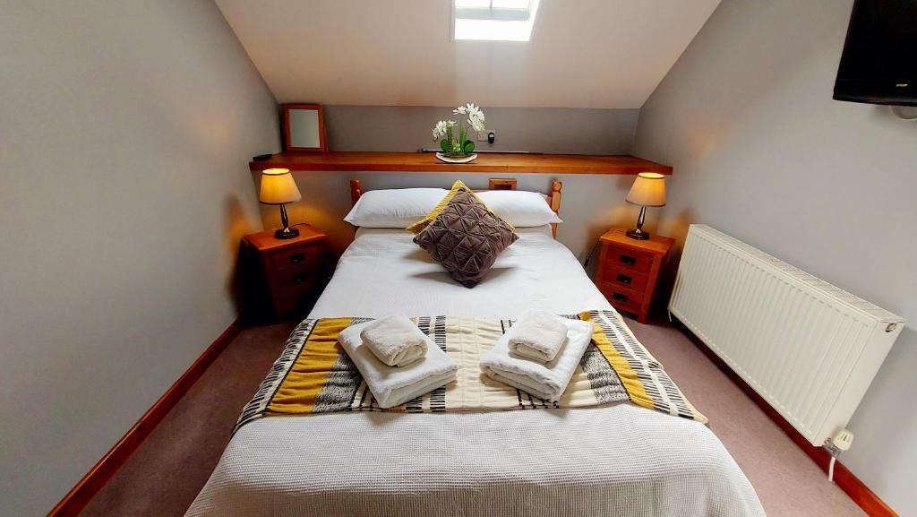 Cader Mountain View Cottage with Hot Tub in Snowdonia