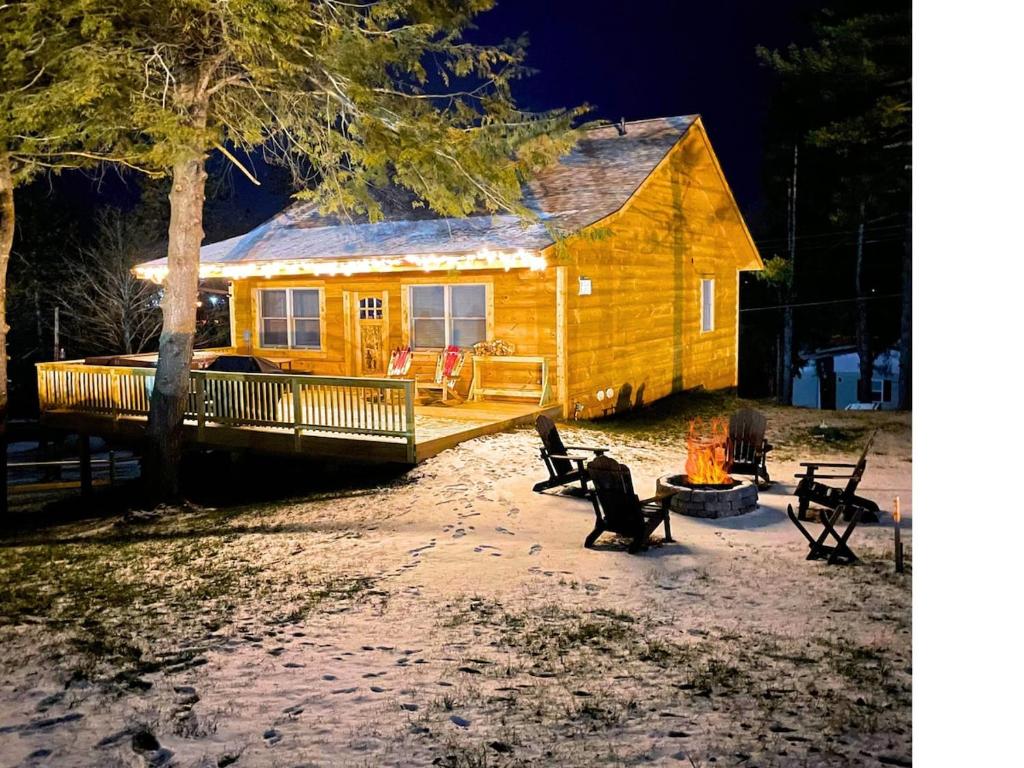 Slippery Slope Cabin at Deep Creek Lake / Wisp Mountain (3 BR) image