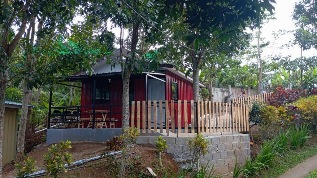 Amadeo Springs Cabin, Silang