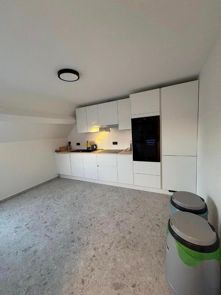 Brand new furnished room photo 4