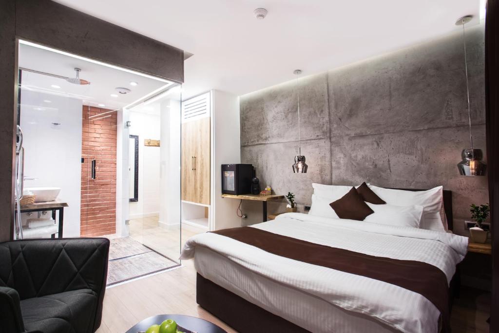 Двухместный (Двухместный номер Делюкс с 1 кроватью), One Luxury Suites