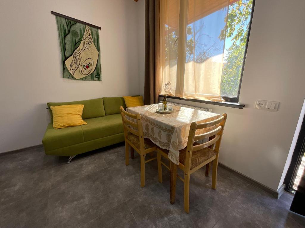 Art Rooms Garni B&B photo 2