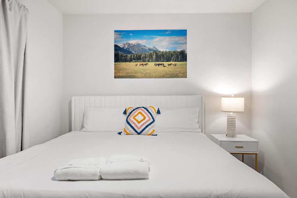 Stylish 2B1B Hideaway in Old Town image