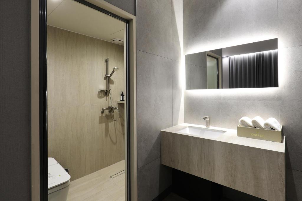 HOUND HOTEL Incheon Airport Room Type - Deluxe Double Room