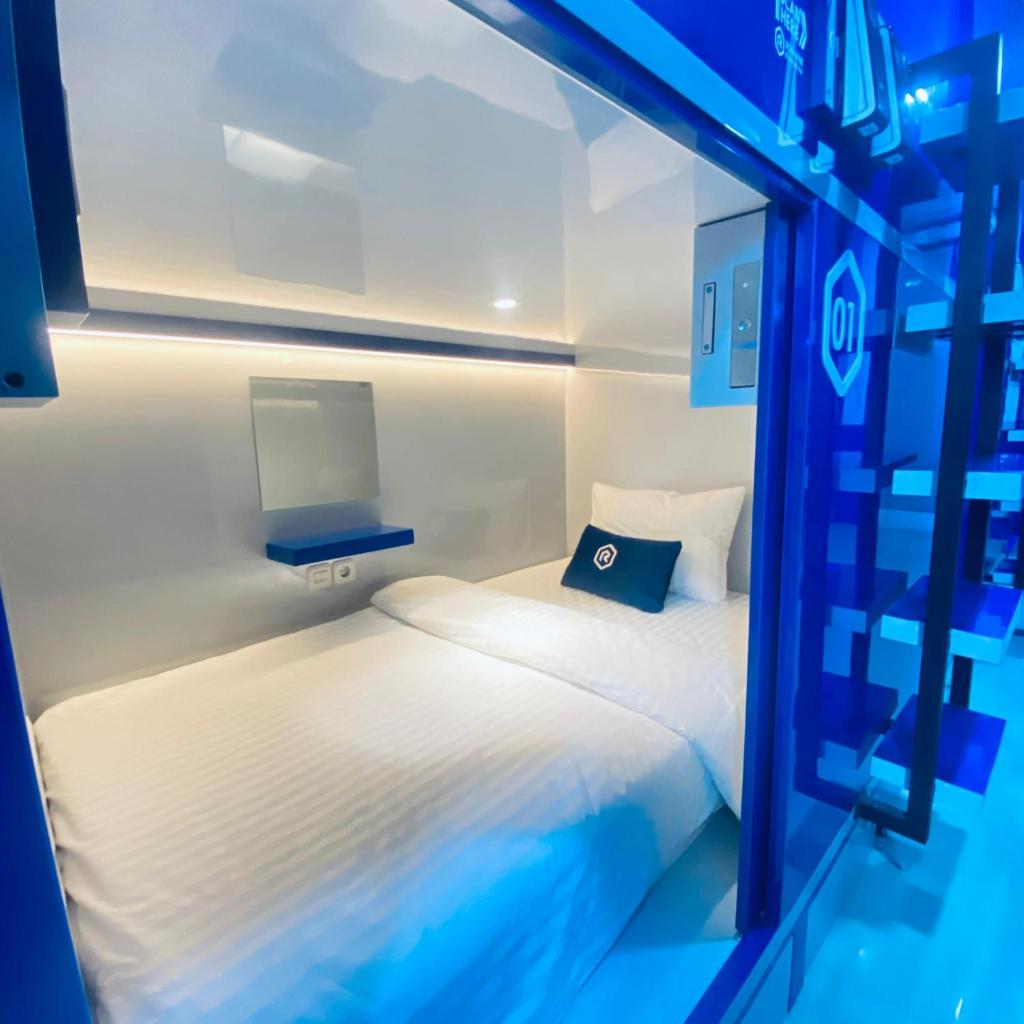 Rosalyne Sleepbox Yogyakarta photo 4