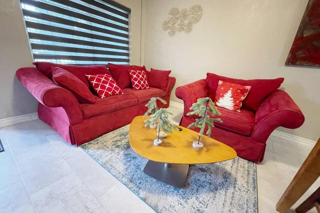 Close to All, Restful Duplex A in Downtown, UTEP, Hospitals - Tap to explore photos