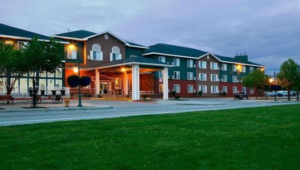 Wingate by Wyndham Anchorage Downtown/Ship Creek image