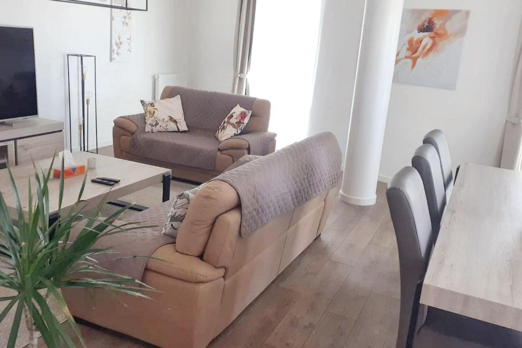 Modern Apartment in Cureghem, Anderlecht, 134 m² + Terrace
