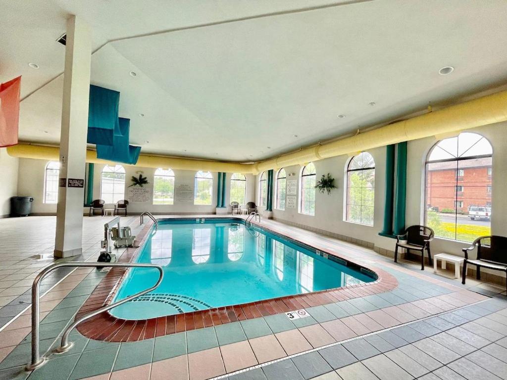 FairBridge Inn & Suites Fort Wayne image