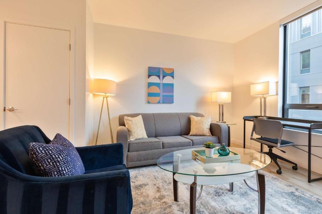 Gorgeous Apt with Kitchen - IDL-521 image