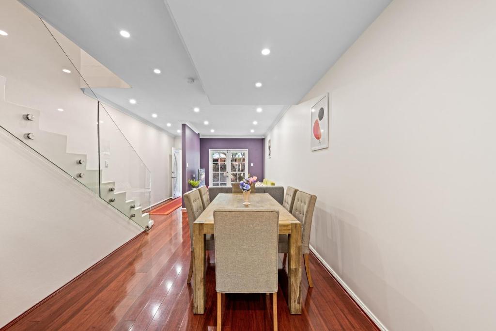 Comforting 2BR House & FishMarket & Casino-3 mins walk photo 4