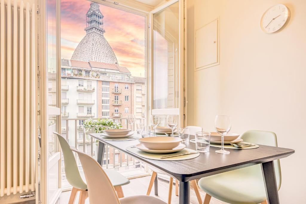 Appartamenti Vista Mole, Centro a 15 min - Luxury Suites & fast WiFi Room Type - Two-Bedroom Deluxe Apartment