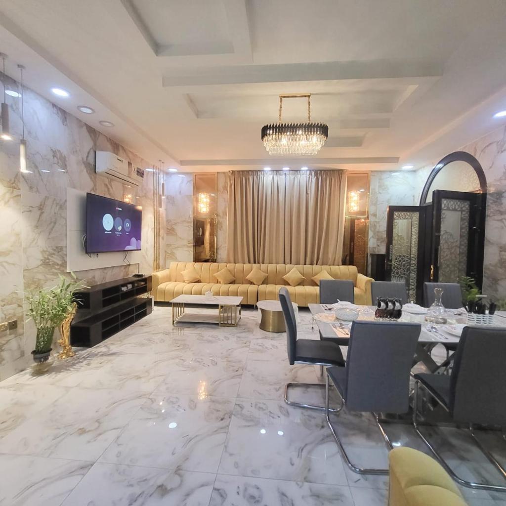 Luxury 6 bedrooms villa with private swimming pool photo 1
