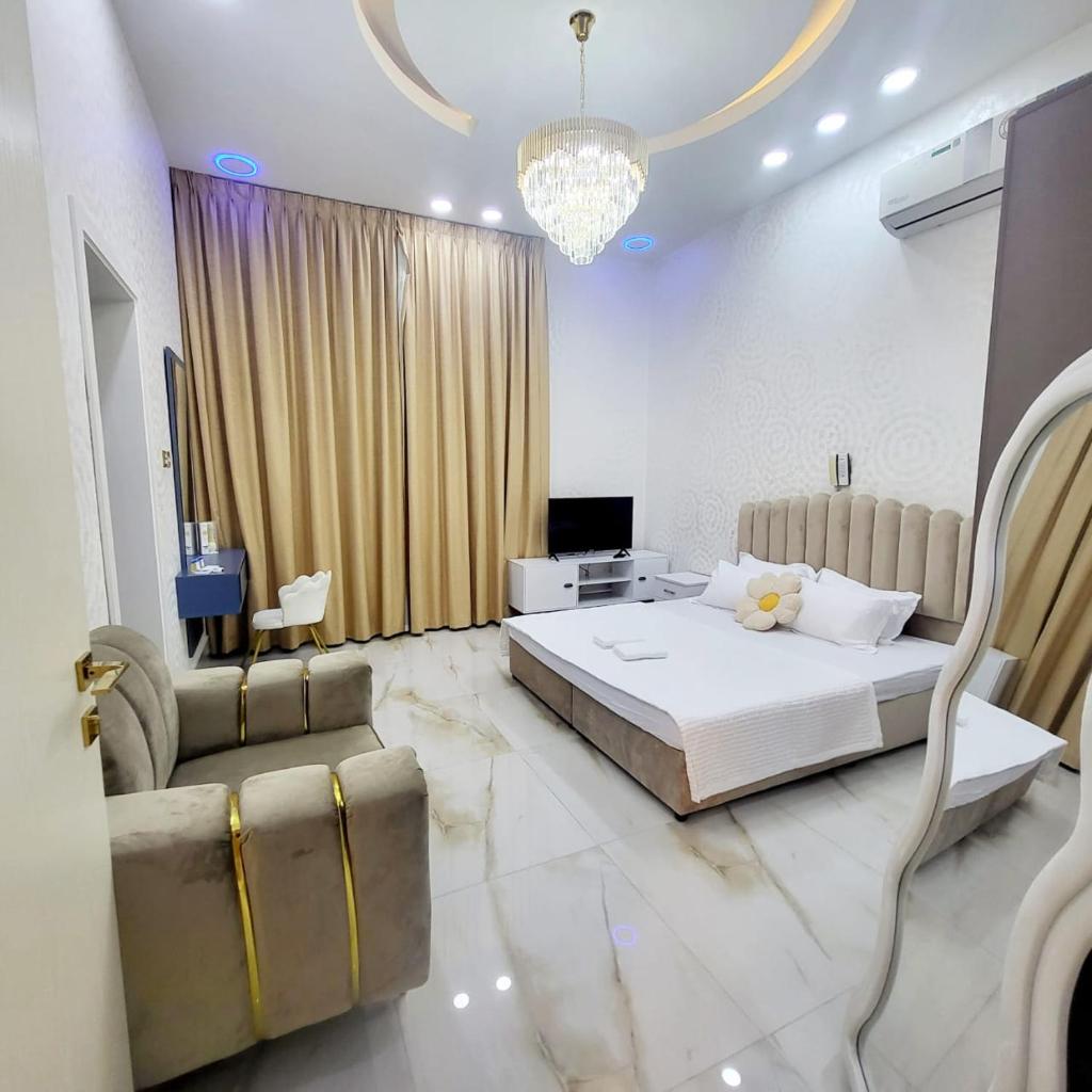 Luxury 6 bedrooms villa with private swimming pool photo 2