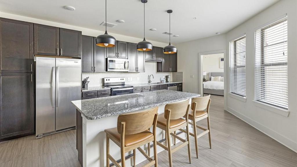 Landing at The Standard River District - 2 Bedrooms in River District image