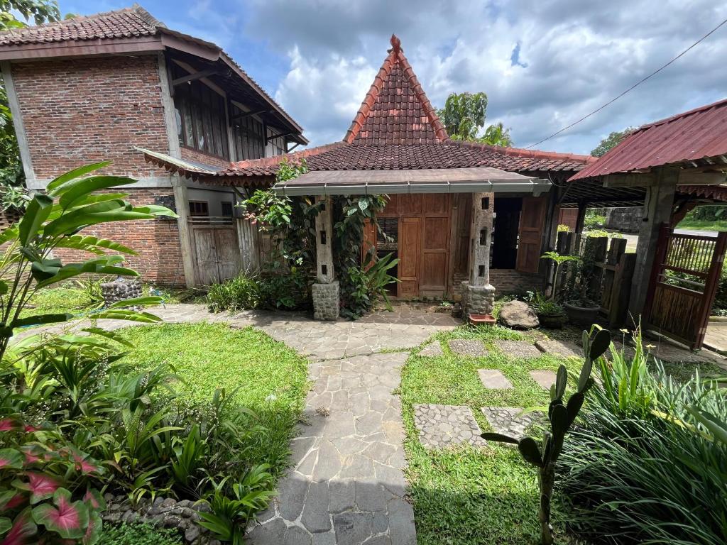 Saka Homestay Boutique & Cafe photo 1