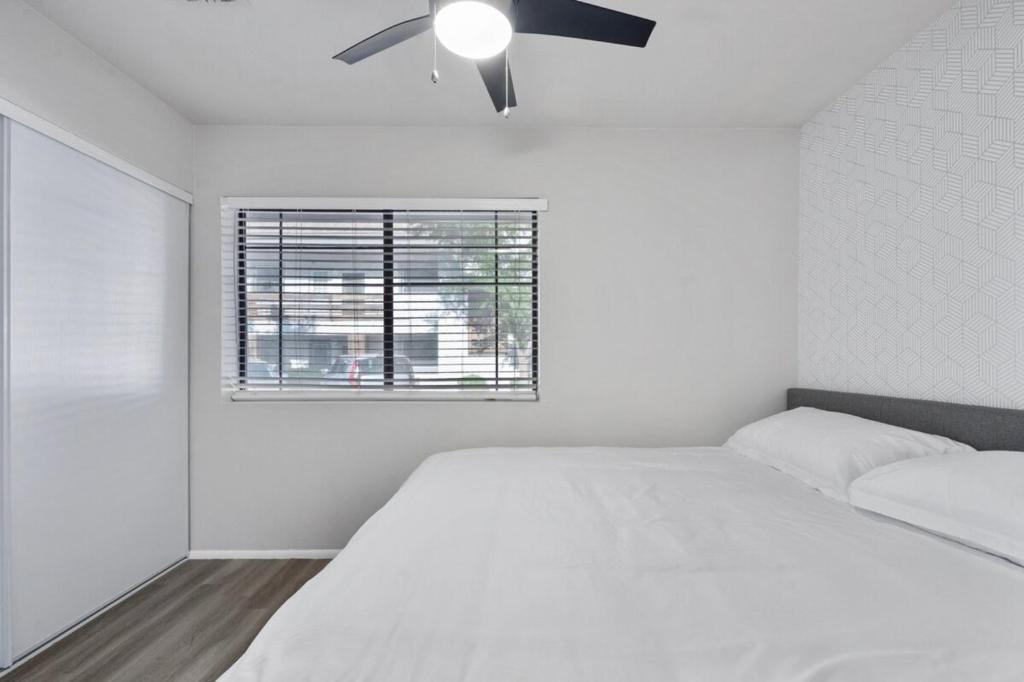 Cozy & Stylish 1B1B Oasis in Old Town image