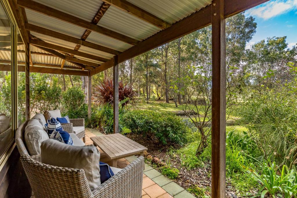 Bettenays Margaret River Room Type - Two-Bedroom Villa with Lake View 