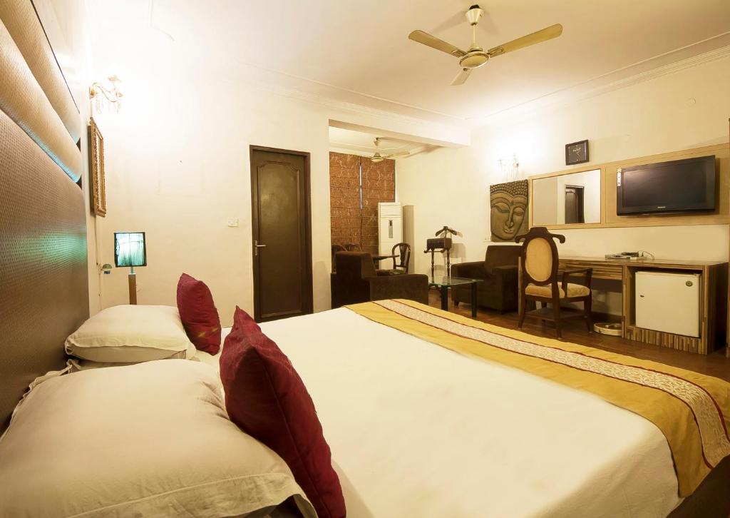 Двухместный (Двухместный номер Делюкс с 1 кроватью), Golden Leaf Hotel