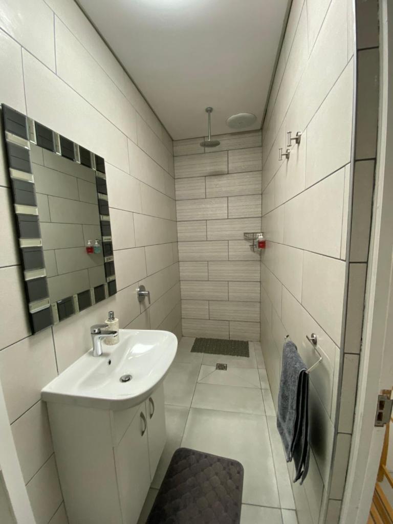 Beautiful solar powered apartment - Tap to explore photos
