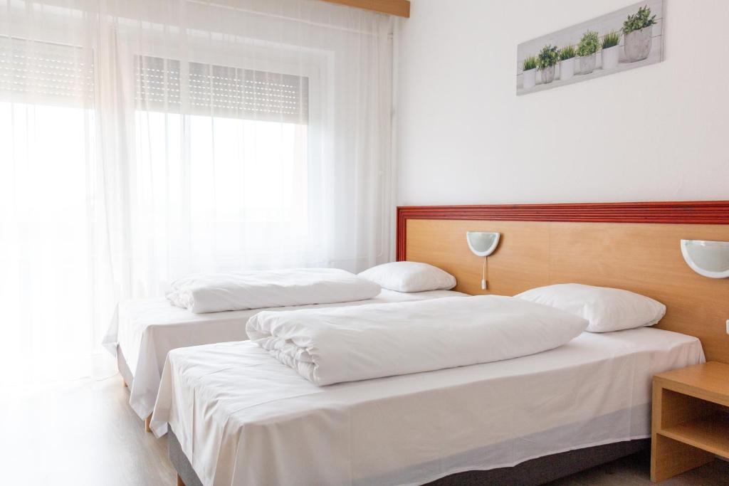Tisza Sport Hotel - Tap to explore photos