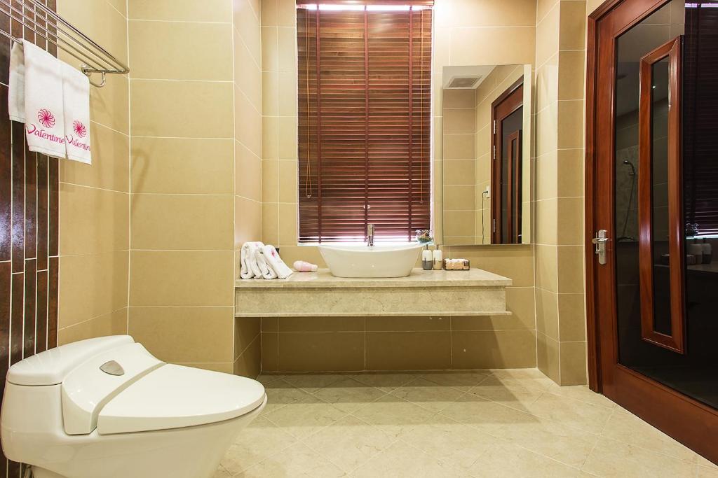Двухместный (Двухместный номер с 2 отдельными кроватями и ванной), Valentine Hotel