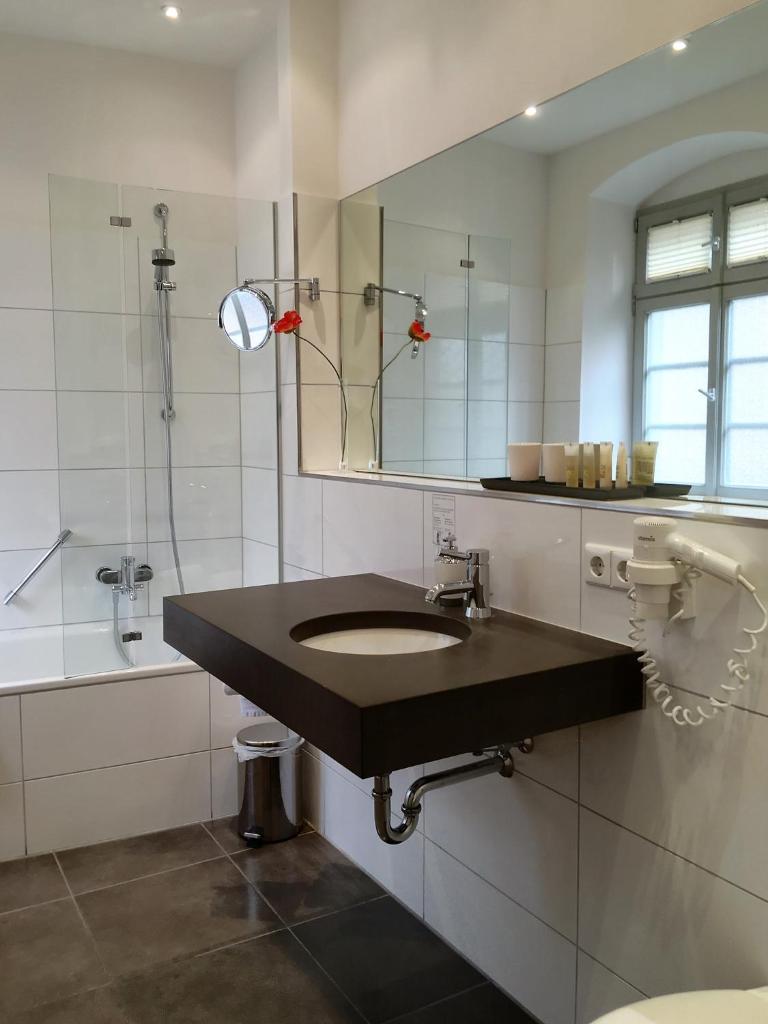 Двухместный (Двухместный номер с 1 кроватью), Hotel Zur Alten Brücke