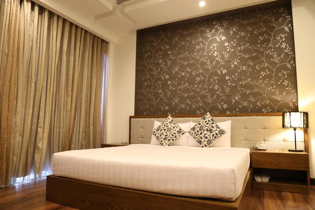 Двухместный (Улучшенный двухместный номер с 1 кроватью), Valentine Hotel