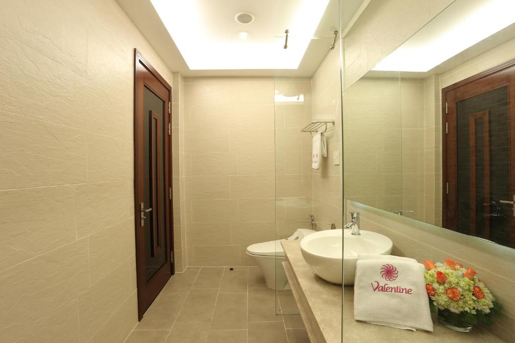 Двухместный (Улучшенный двухместный номер с 1 кроватью), Valentine Hotel