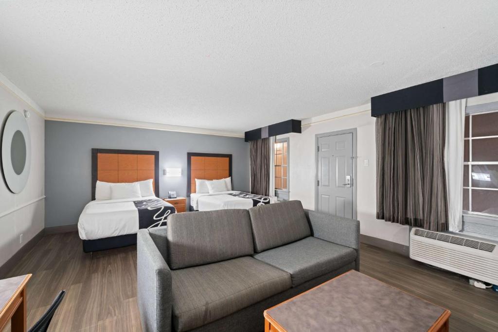 La Quinta Inn by Wyndham Corpus Christi North image