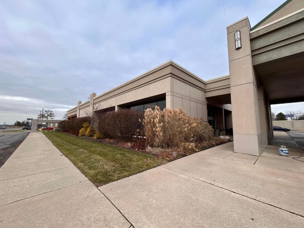 Delta Hotels by Marriott Detroit Metro Airport image